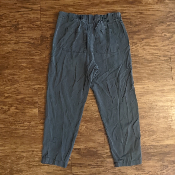 Banana Republic Gray Green Pull on Crop Pants Elastic Stretch Back - Picture 1 of 8